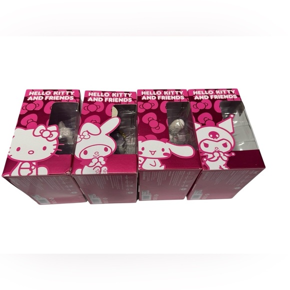 Bundle Hello Kitty Premier Figures from the Hello Kitty and Friends Dreamland - Picture 3 of 5